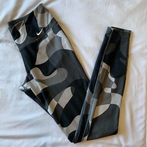 Nike Camo Dri-Fit 7/8 Length Leggings